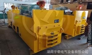 國外客戶定制的10噸架線式湘潭電機(jī)車發(fā)貨